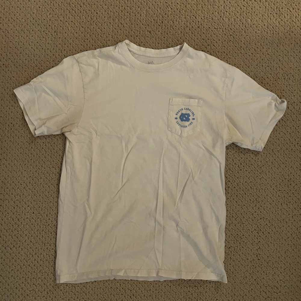 Southern Tide White University of North Carolina Short Sleeve T-Shirt, Size M